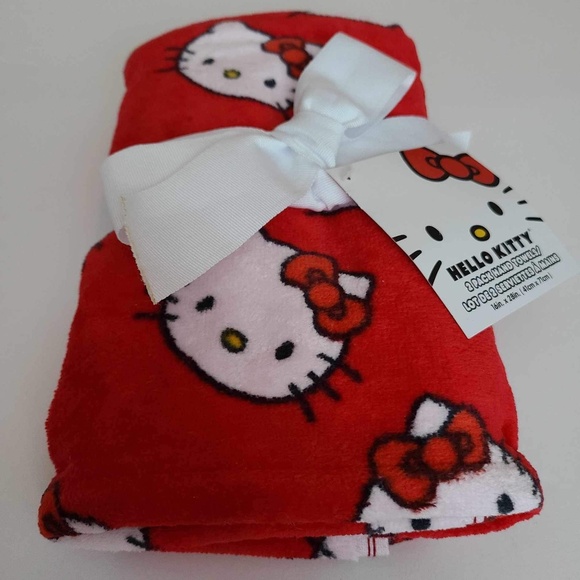 Hello Kitty pack of 2 hand towels red color w/pattern 100% cotton brand new - Picture 3 of 13